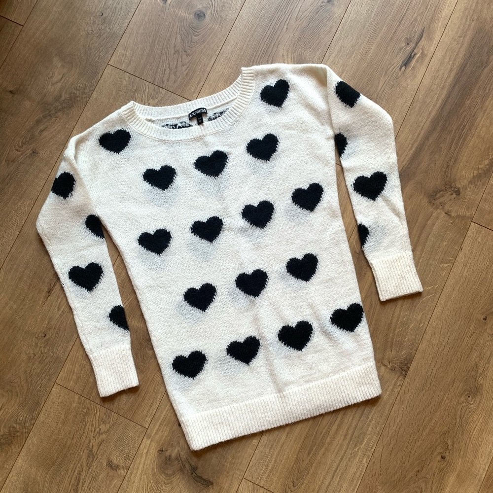 Express knitted white Women’s sweater black hearts